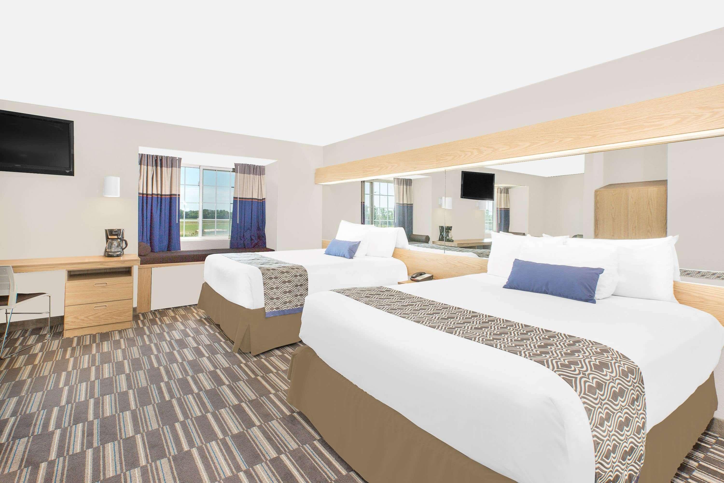 Microtel Inn And Suites - Ames Eksteriør bilde